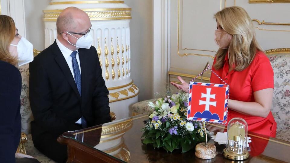 O rozvoji vysokých škôl rokovala prezidentka s Robertom Redhammerom a Renátou Hall.