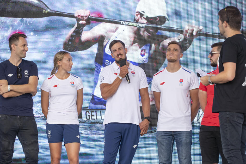 Autogramiáda slovenských olympionikov po návrate z japonského Tokia v X-Bionic Šamorín.