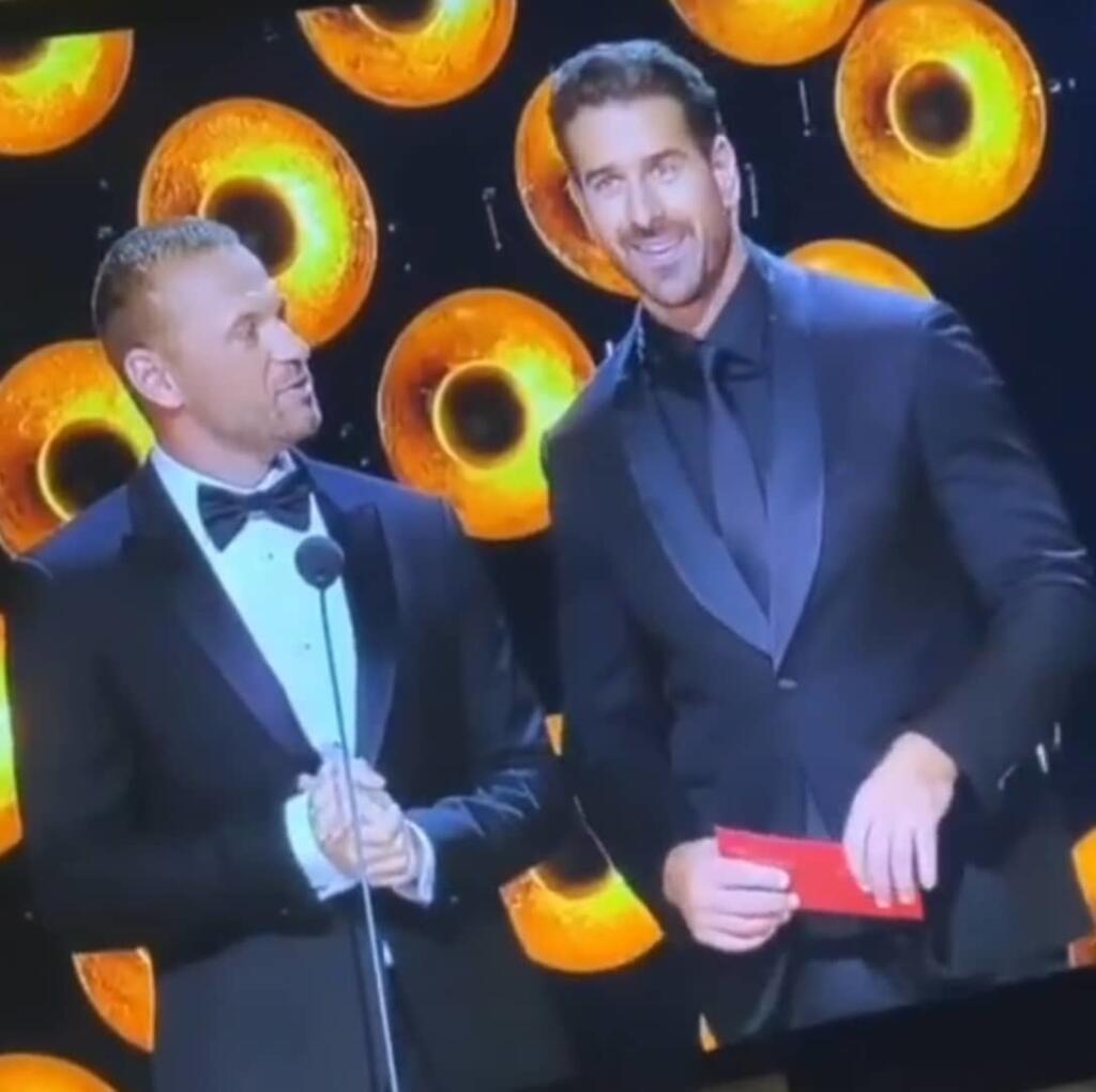 Marián Gáborík a Boris Valábik odovzdávali cenu pre najlepšieho športového komentátora.