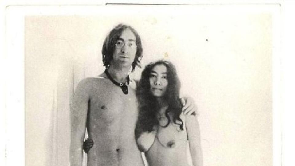 Nahé akty Johna Lennona a Yoko Ono. 