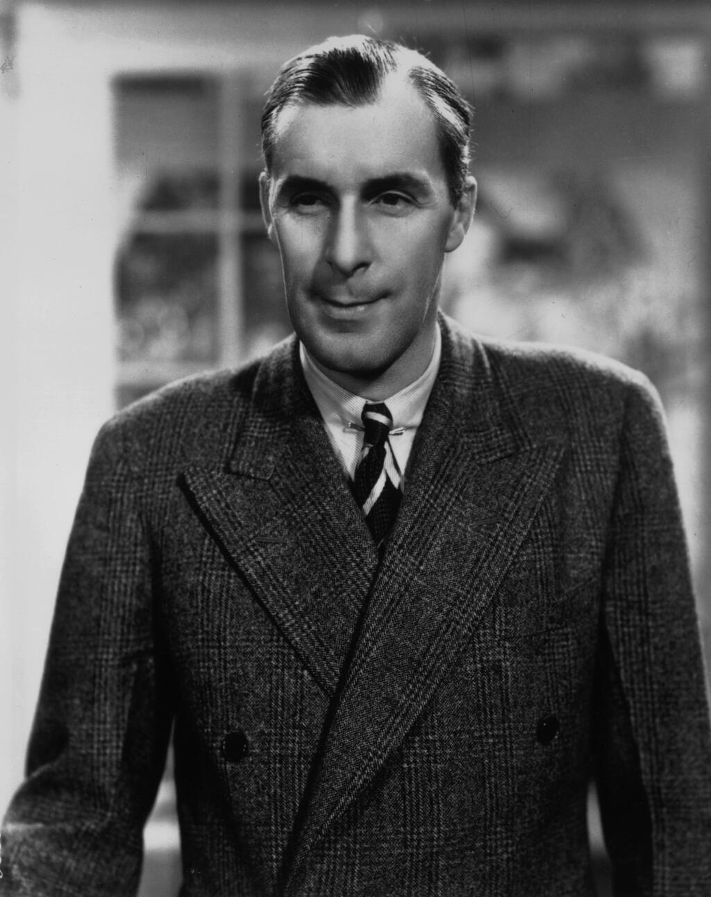 Bill Tilden (USA) Správy o sexuálnej orientácii 10-násobného grandslamového víťaza z medzivojnovej éry sú zahalené rúškom tajomstva. Po ukončení kariéry ho v roku 1946 policajti obvinili z toho, že mal sex v pohybujúcom sa aute so 14-ročným chlapcom. Tilden nemal pri sebe okuliare a podpísal priznanie bez toho, aby si ho prečítal. Strávil sedem a pol mesiaca vo väzení. V tom čase bola homosexualita trestná a o jeho orientácii kolovali rôzne klebety.