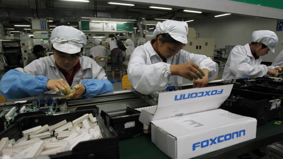 pracovníci výrobná linka taiwanská elektronická spoloènos obete samovražda