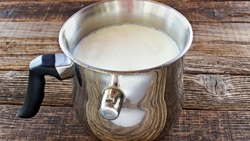 Hot,Milk,Boiled,In,Metal,Pot,With,Whistling,Alarm,On