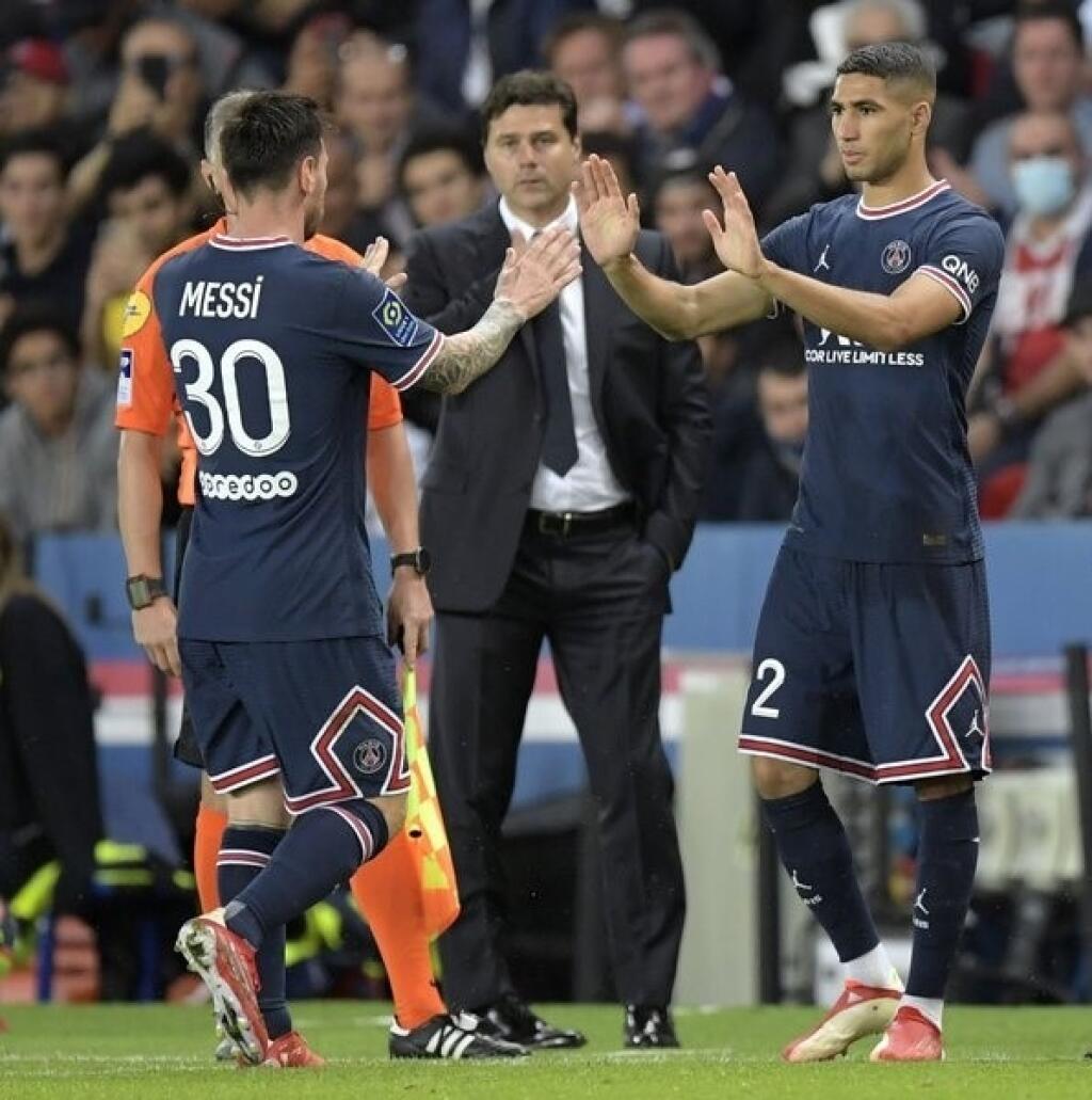 Pochettino sleduje, ako Messiho strieda Hakimi. Od argentínskej hviezdy ale následnú reakciu nečakal.