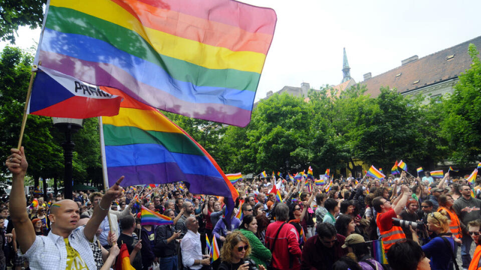 Dúhový PRIDE: Organizátori vyzývajú politikov, aby začali naozaj robiť pre ľudí a nezneužívali tému LGBT v predvolebnom boji.