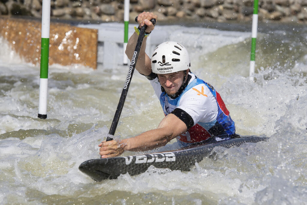 Na snímke Marko Mirgorodský - C1 na trati 5. kola Slovenského pohára nominačných pretekov vo vodnom slalome 5. júna 2021 v Areáli vodných športov Divoká voda v Čunove. FOTO TASR - Pavel Neubauer