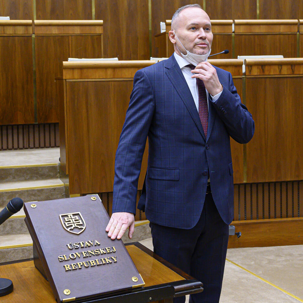 V utorok skladali poslanecký sľub 19 náhradníci za poslancov, ktorí sa stali ministrami alebo štátnymi tajomníkmi.