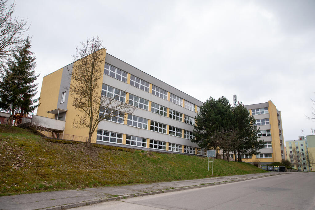 Na snímke je budova Strednej priemyselnej školy v Myjave kde študoval Kristián Karika.