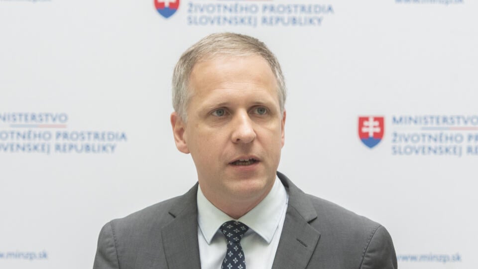 Na snímke minister životného prostredia SR Milan Chrenko počas tlačovej konferencie v pondelok 5. júna 2023 v Bratislave. FOTO TASR - Martin Baumann