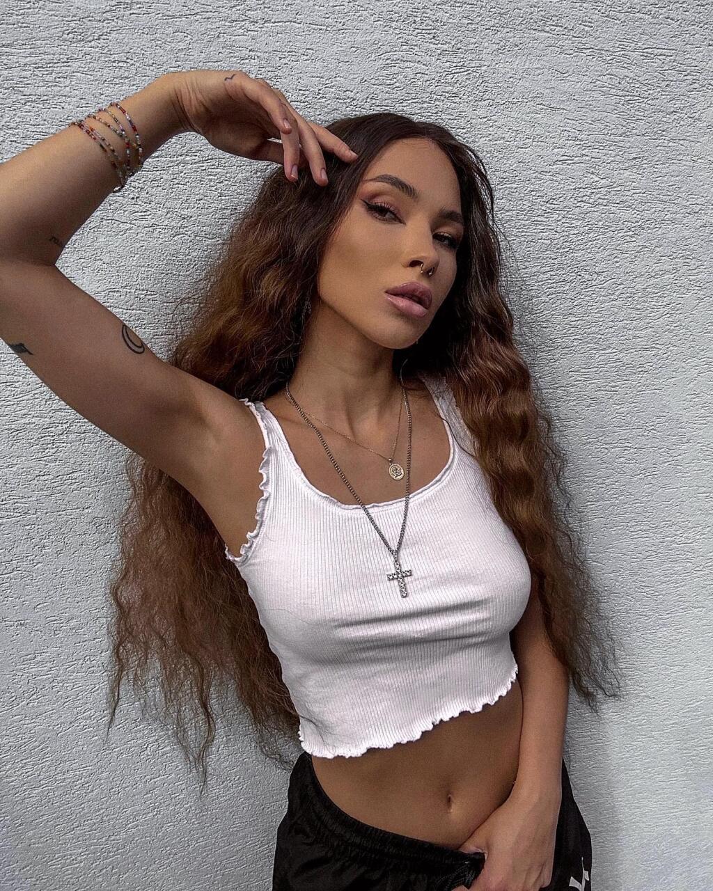 Speváčka Ronie