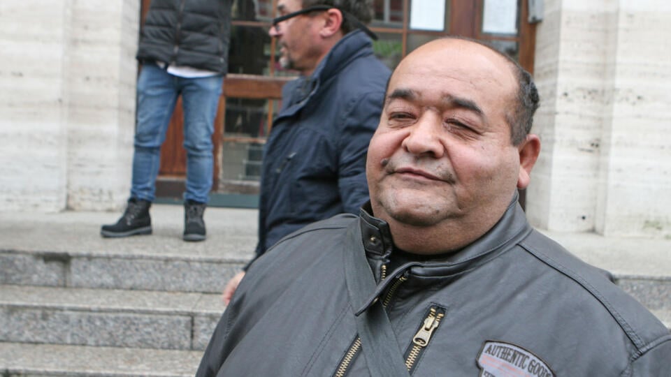 Obžalovaný Marek Baláž (59) sám seba označuje za bádateľa a tvrdí, že videami medzi ľuďmi šíri osvetu.