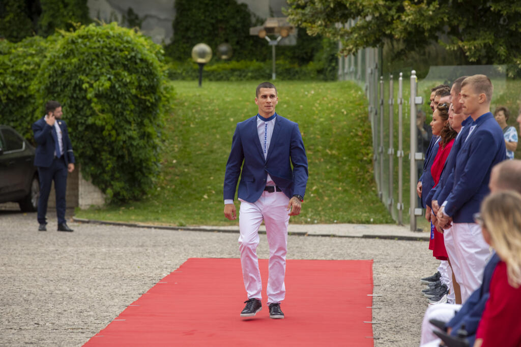 Slovenskí oympionici skladajú prisahu do rúk prezidentky Zuzany Čaputovej pred odletom do Tokia.