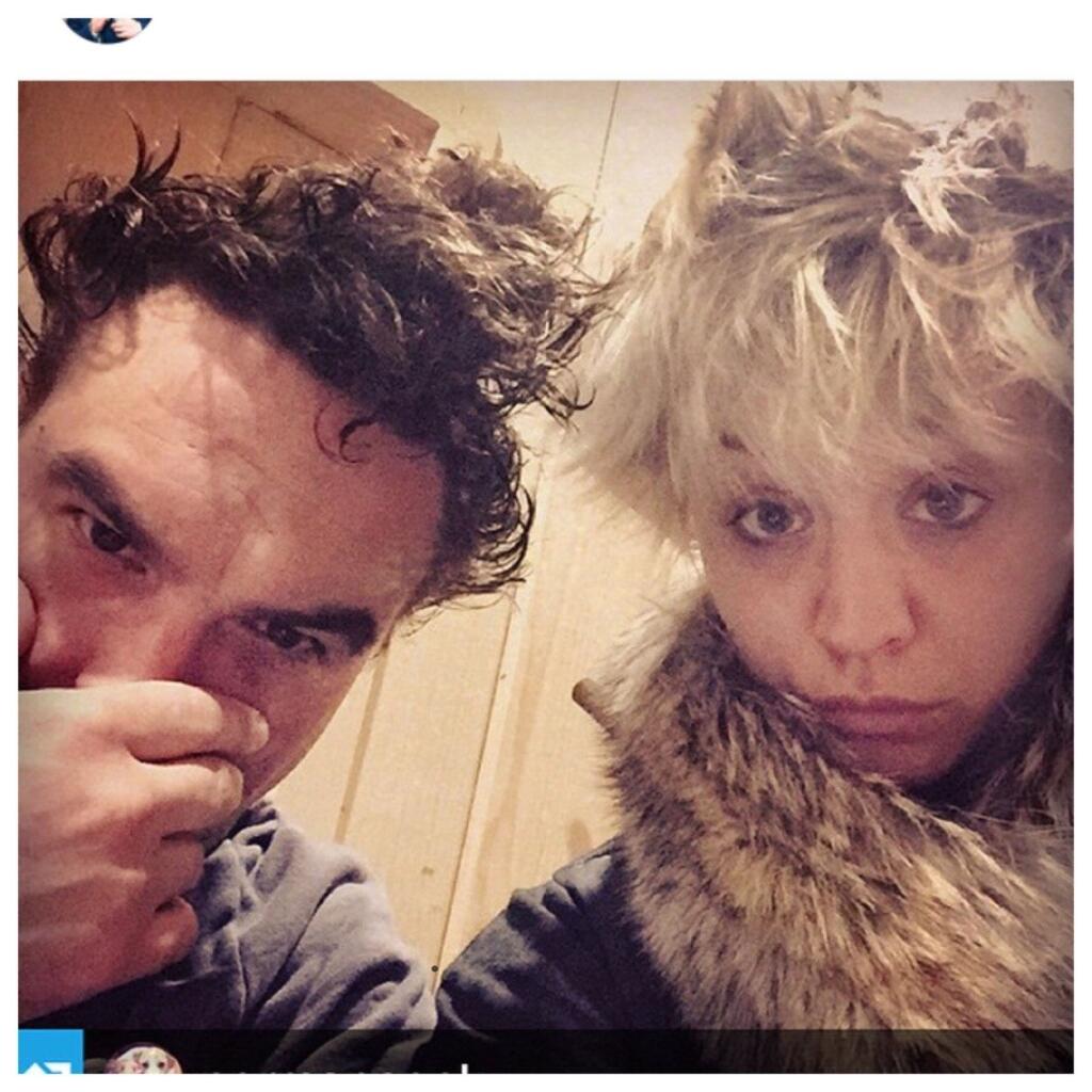 Predstaviteľ Leonarda, herec Johnny Galecki bol v roku 2013 druhým najlepšie plateným televíznym hercom na svete.