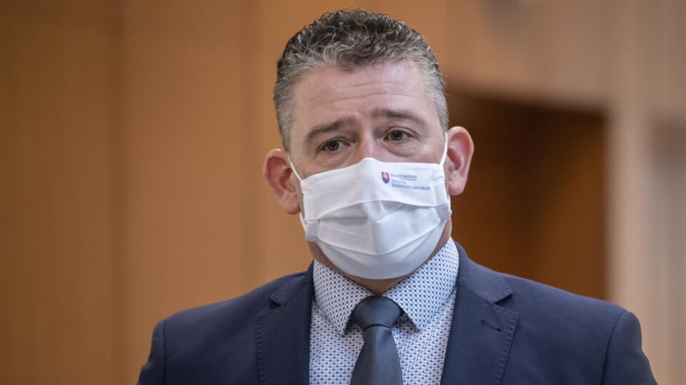 Na snímke minister vnútra SR Roman Mikulec (OĽaNO) po 72. rokovaní vlády SR 1. februára 2021 v Bratislave.