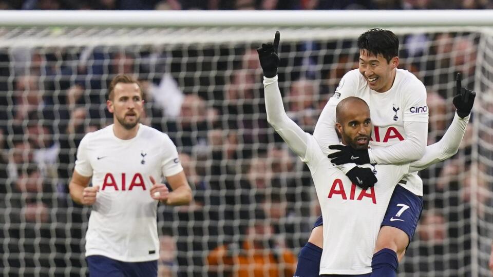 KK55 Londýn - Hráč Tottenhamu Hotspur Lucas Moura sa teší z gólu počas zápasu 15. kola anglickej Premier League Tottenham Hotspur - Norwich City 5. decembra 2021 v Londýne. FOTO TASR/AP
Tottenham Hotspur's Lucas Moura celebrates scoring his side's first goal during the English Premier League soccer match between Tottenham Hotspur and Norwich City, at Tottenham Hotspur Stadium, London, Sundat, Dec. 5, 2021. (Adam Davy/PA via AP)