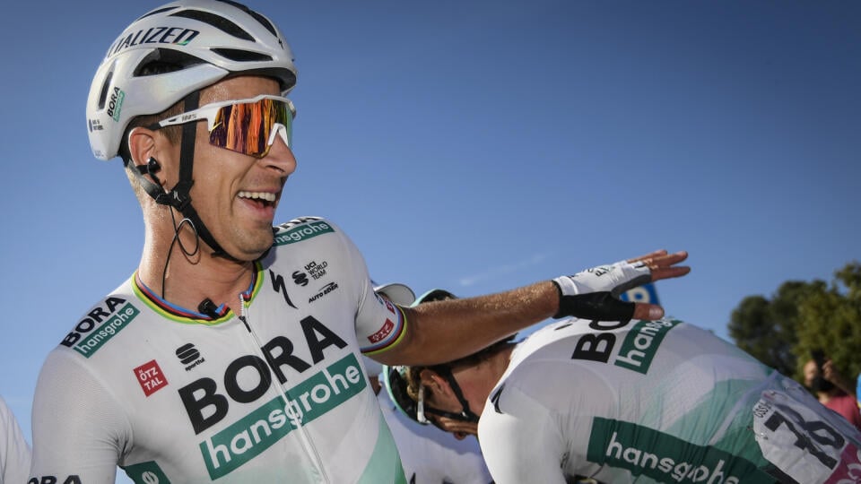 EBE 23 Foligno - Na snímke slovenský cyklista Peter Sagan oslavuje v cieli víťazstvo v 10. etape 104. ročníka pretekov Giro d'Italia v pondelok 17. mája 2021. Jazdec z tímu Bora-Hansgrohe mal najsilnejšie nohy v záverečnom špurte 139 km dlhej trasy z L’Aquily do Foligna a pripísal si druhý triumf na podujatí. Vlani vyhral taktiež v desiatej etape. FOTO TASR/AP
Peter Sagan celebrates after he crossed the finish line to win the tenth stage of the Giro d'Italia cycling race, from L'Aquila to Folig