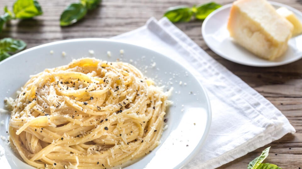 Špagety Cacio e Pepe sú klasikou talianskej kuchyne.