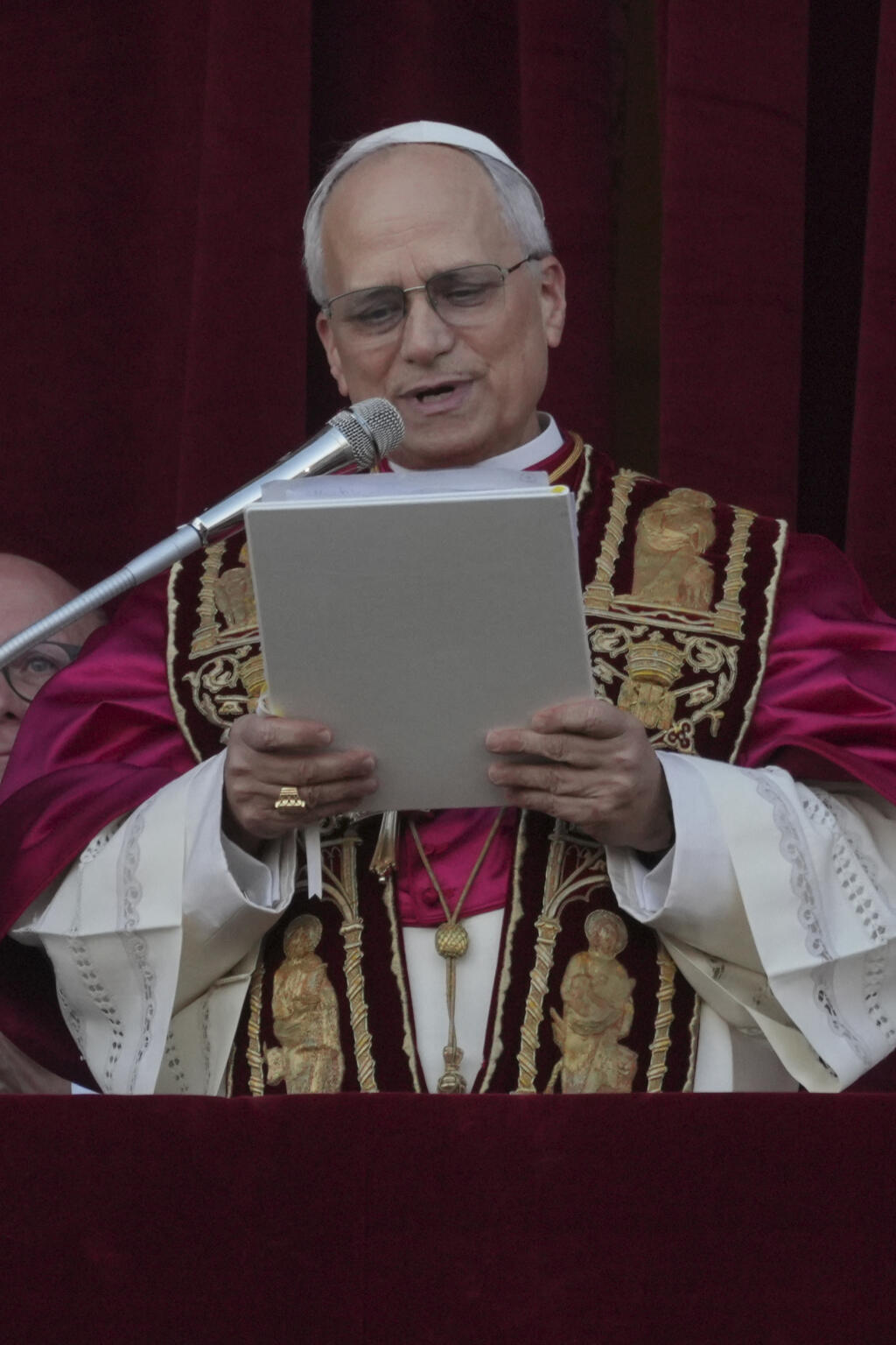 Novým pápežom sa stal kardinál Prevost, prijal meno Lev XIV.