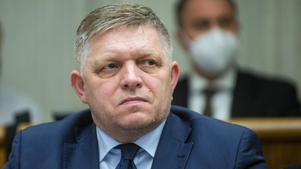 Na snímke poslanec NR SR Robert Fico (Smer-SD) počas rokovania 57. schôdze Národnej rady SR v Bratislave 8. februára 2022. FOTO TASR - Jakub Kotian