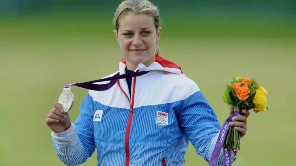 Na snímke Slovenka Zuzana Štefeèeková sa teší zo striebornej medaily v trape na OH v Londýne 4. augusta 2012. FOTO TASR - Martin Baumann *** Local Caption *** strelectvo