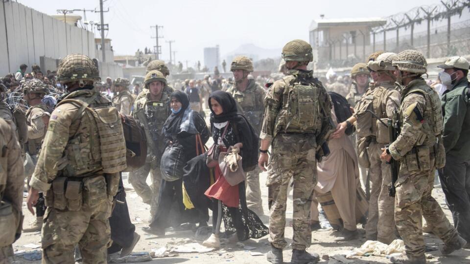 britská americká armáda evakuácia ľudia