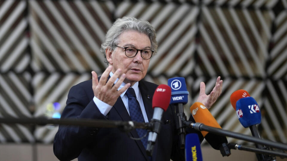 Francúzsky eurokomisár Breton rezignoval a stiahol svoju kandidatúru do novej EK