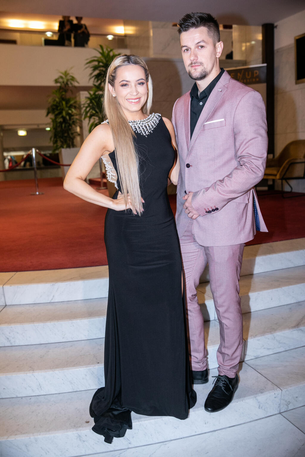 Príchody OTO 2019 na fotke Dominika Mirgová