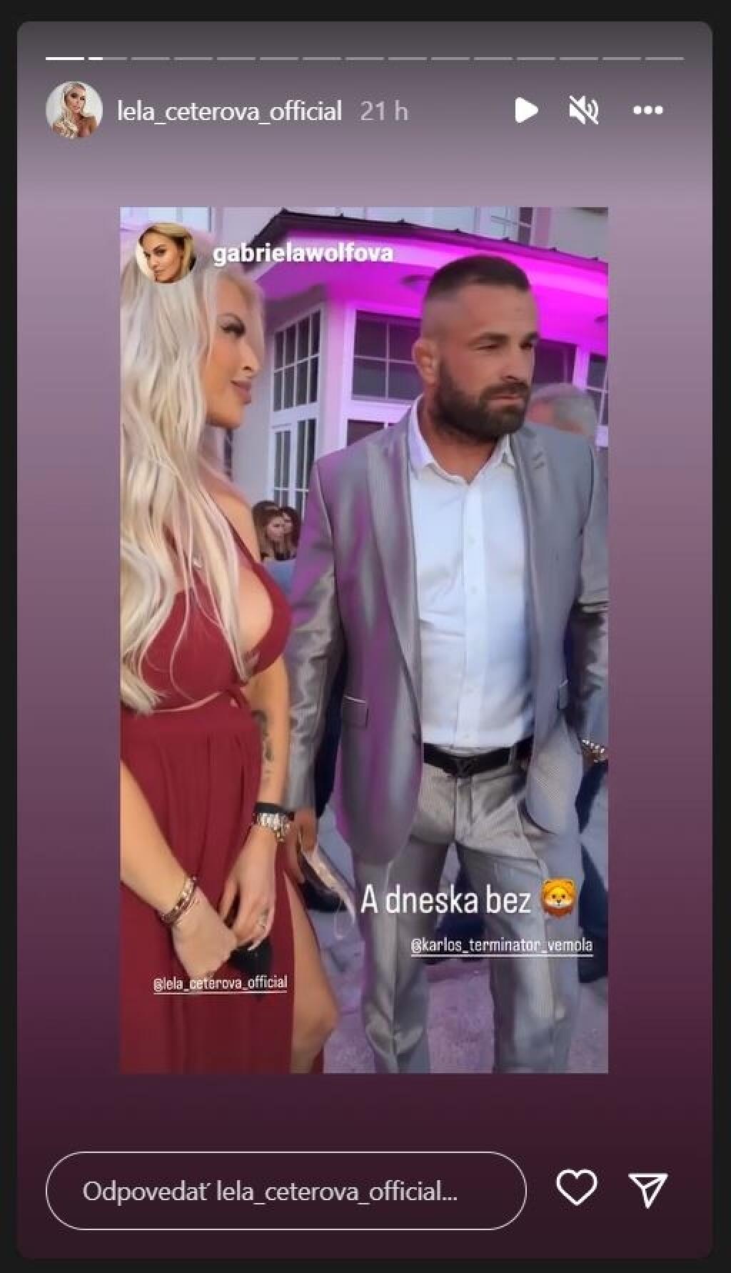 Párik sa objavil na chvíľku na večernej párty na festivale v Karlových Varoch. Slovenská playmate už tradične zaujala outfitom, v ktorom hrali hlavnú úlohu jej obrovské prsia.