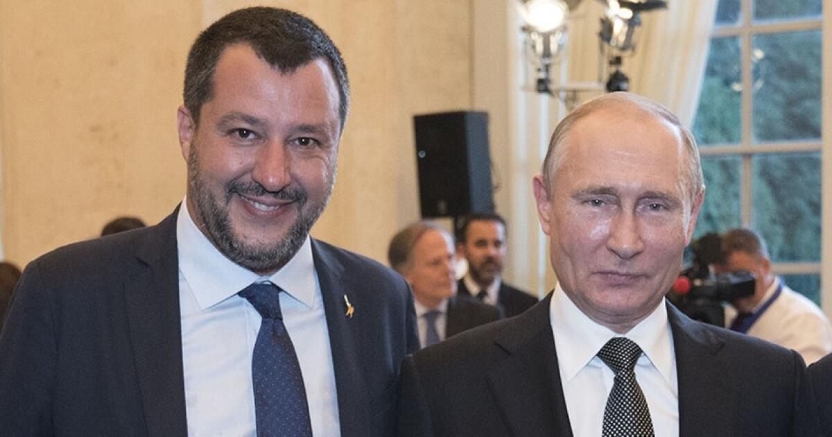 Burmistrz Przemyśla podarował Salviniemu koszulkę z Putinem!