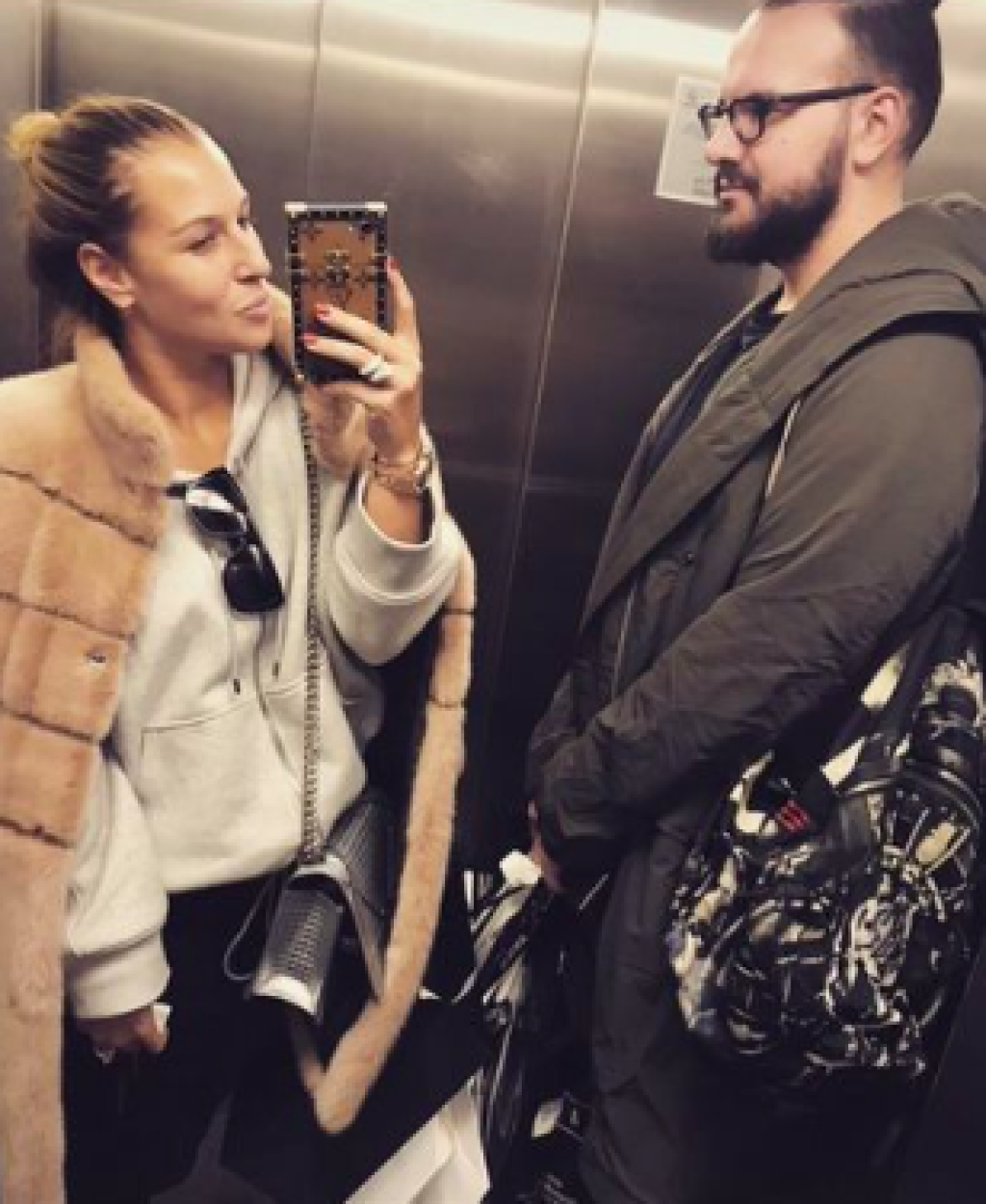 Dominika so známym stylistom Andrejom Kusalíkom, ktorý ju častokrát oblieka na rôzne akcie.