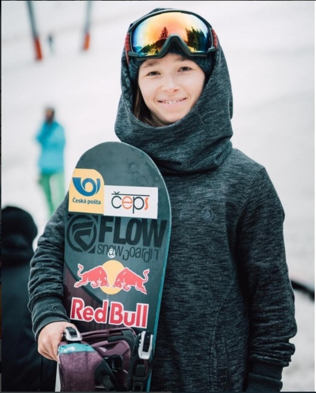 Aj o sexuálnej orientácii úspešnej českej snowboardistky Šárky Pančochovej sa dlho diskutovalo a pred pár mesiacmi konečne padol verdikt. Sympatická športovkyňa priznala, že dáva momentálne prednosť ženám. Či má alebo nemá priateľku, však zostáva naďalej tajomstvom. Šárka totiž, na rozdiel od už zmienených dám, vníma túto záležitosť stále veľmi citlivo a nehovorí o nej úplne otvorene.