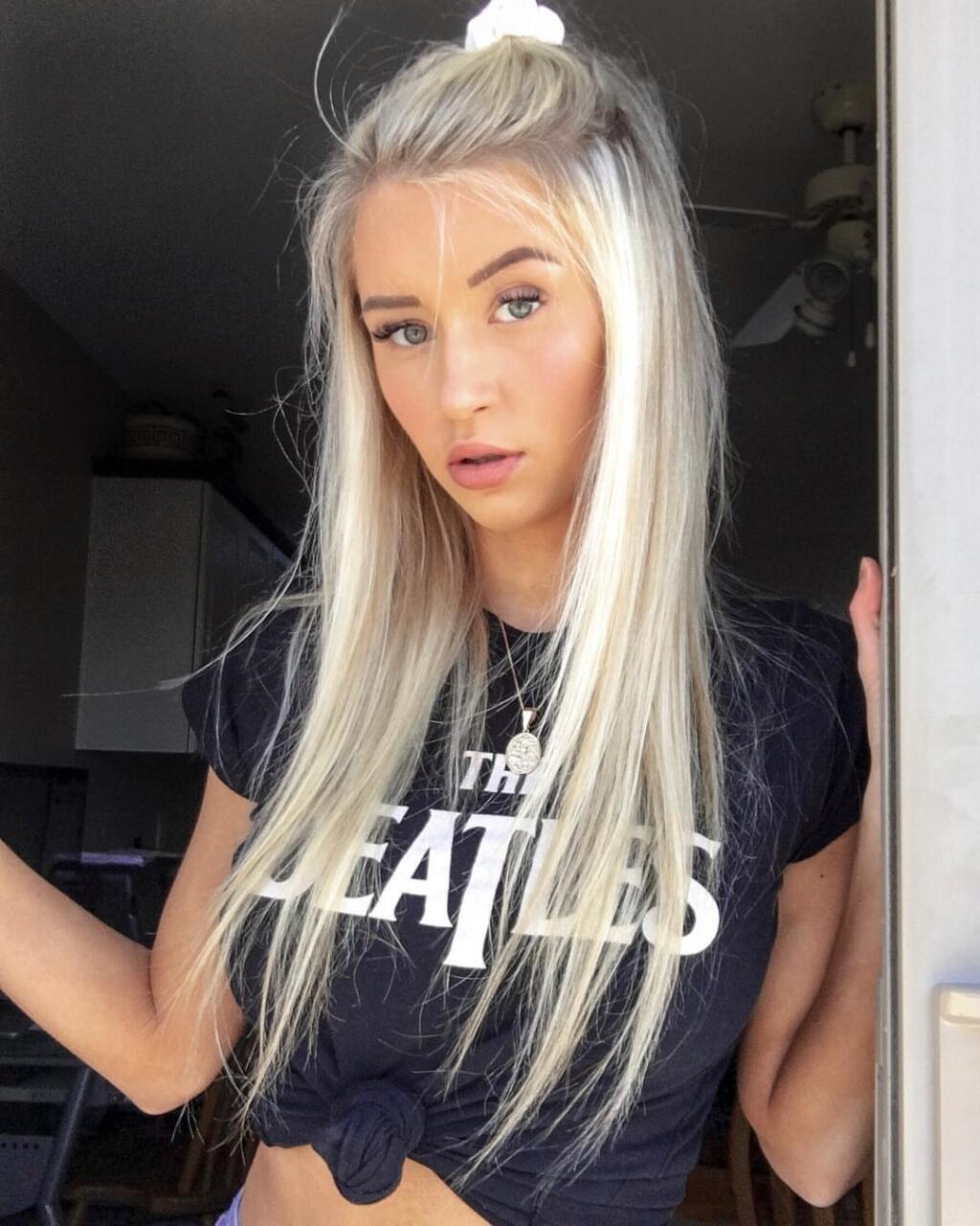 Sexi Mikayla Demaiterová má na sociálnych sieťach viac ako 100-tisíc fanúšikov.