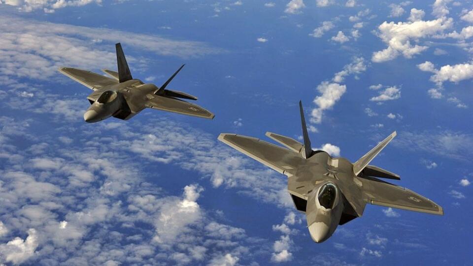 Moderné stíhačky F-22 Raptor zažili nad Sýriou prvý bojový krst.