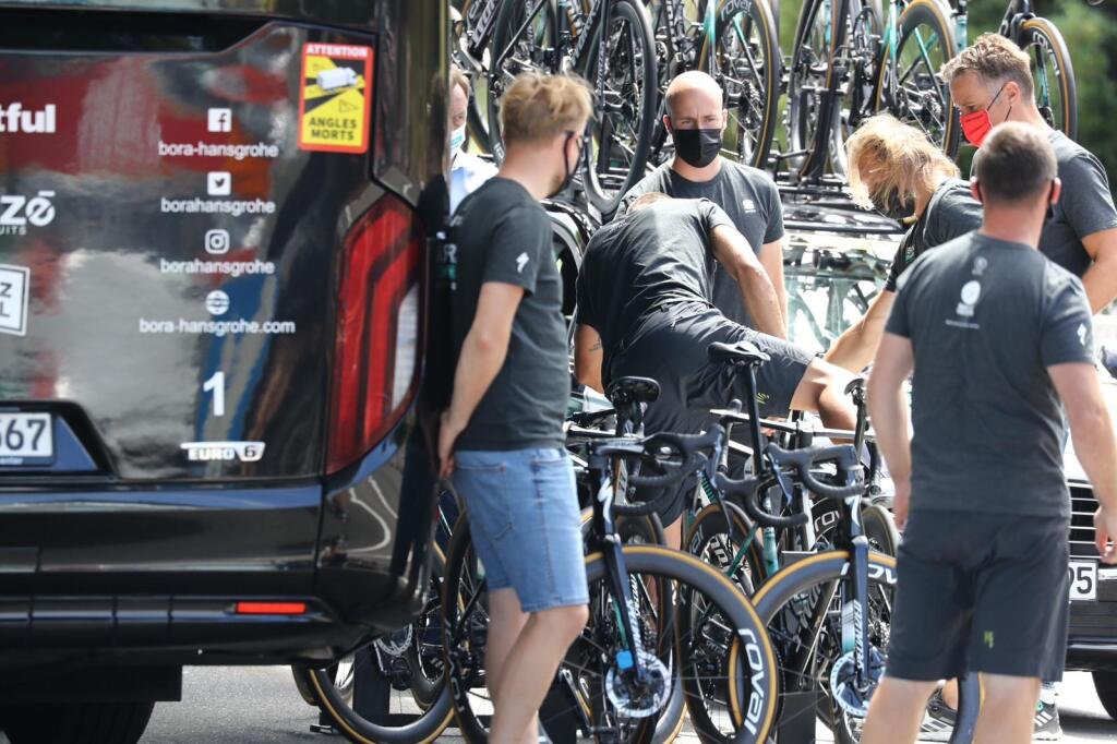 Sagan vyskúšal odjazdiť na bicykle niekoľko stoviek metrov pred 12. etapou, jeho pohyb však mal od ideálu ďaleko a z Tour de France odstúpil.