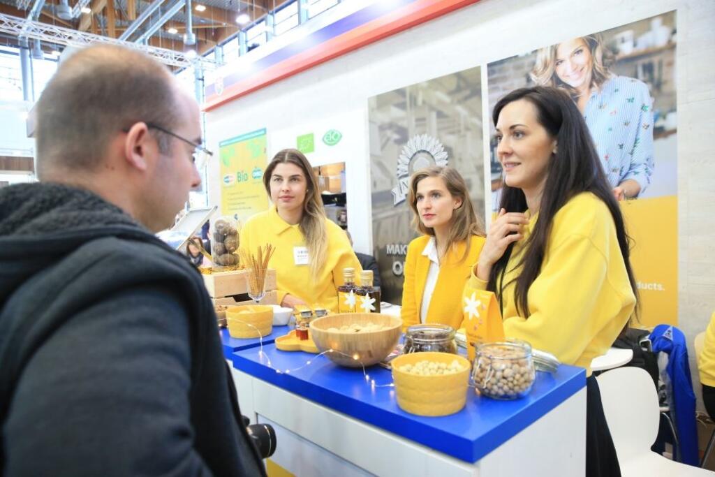 Katky sme sa spýtali aj na súkromnú stránku, a síce rozchod s manželom Petrom, okolo ktorého je však v posledných mesiacoch ticho... "K súkromiu sa nebudem vyjadrovať. Ľudia aj tak vidia to, čo chcú vidieť a veria tomu, čomu chcú veriť."