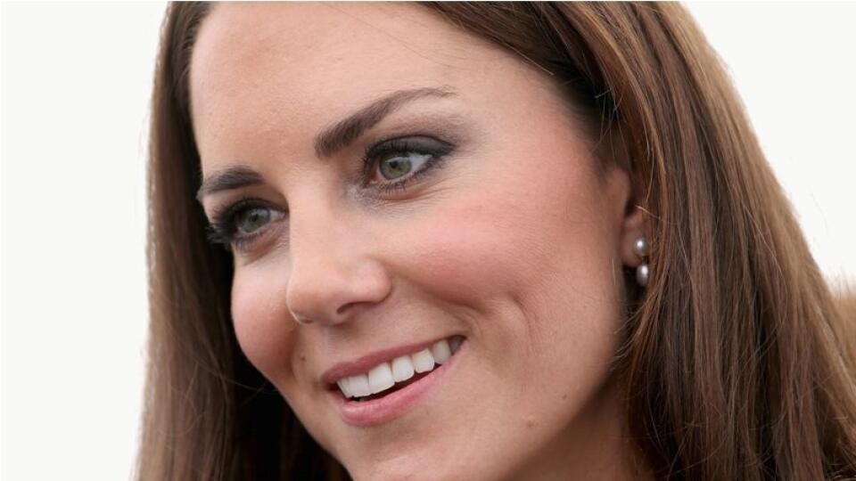 Krásna Kate Middleton čaká svoje prvé dieťa.