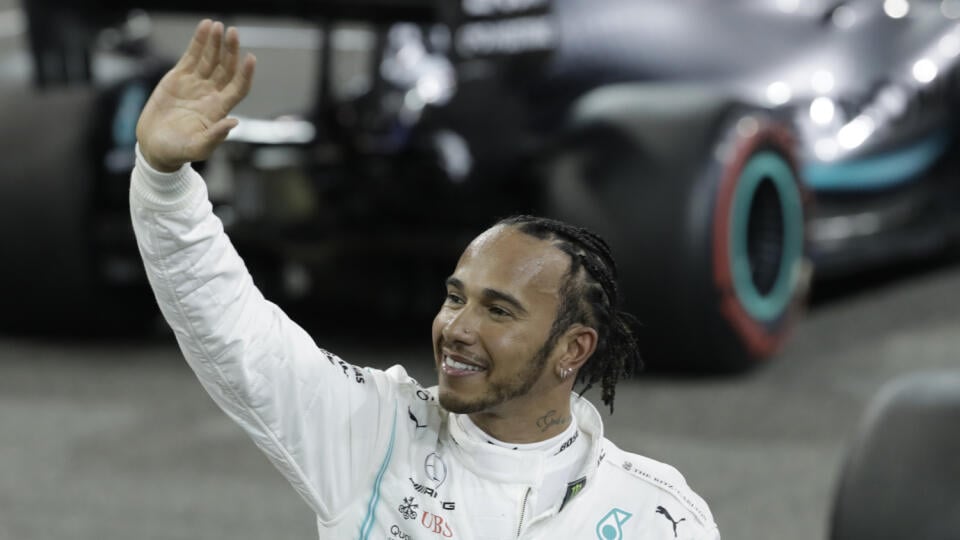 Lewis Hamilton ovládol aj posledné preteky sezóny.