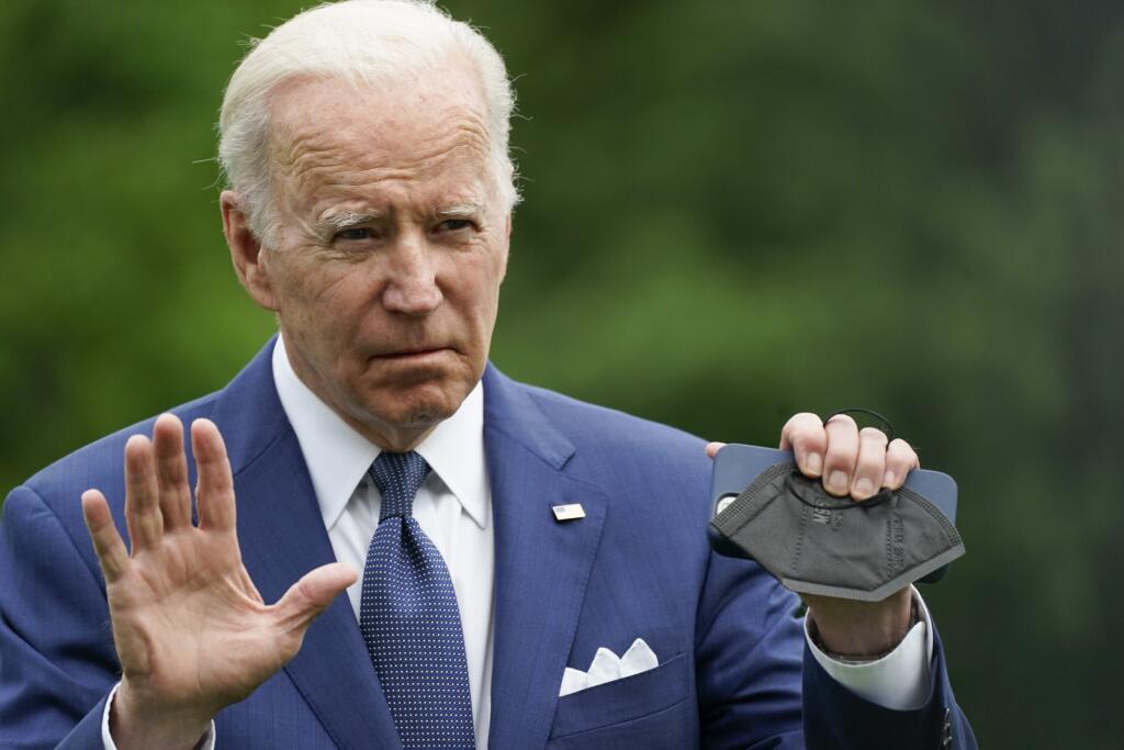 Smutný Biden po streľbe na základnej škole v meste Uvalde.