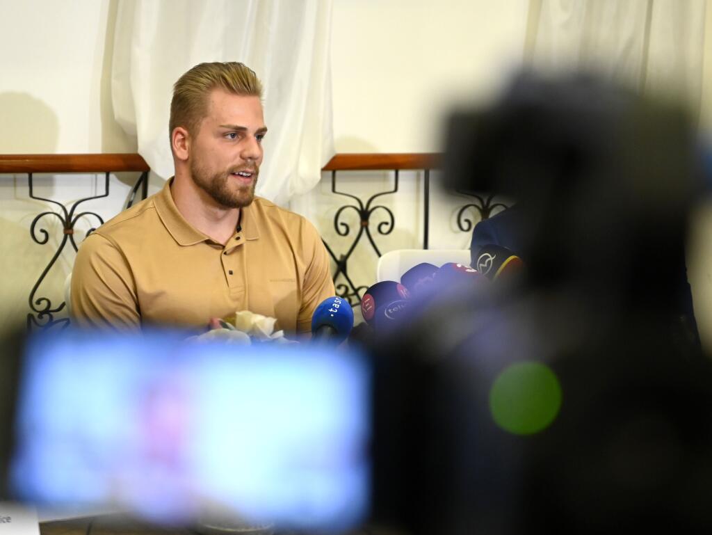 Erik Černák priznal, že Stanley Cup bolo jednoduchšie vyhrať, ako ho priviesť do Košíc.