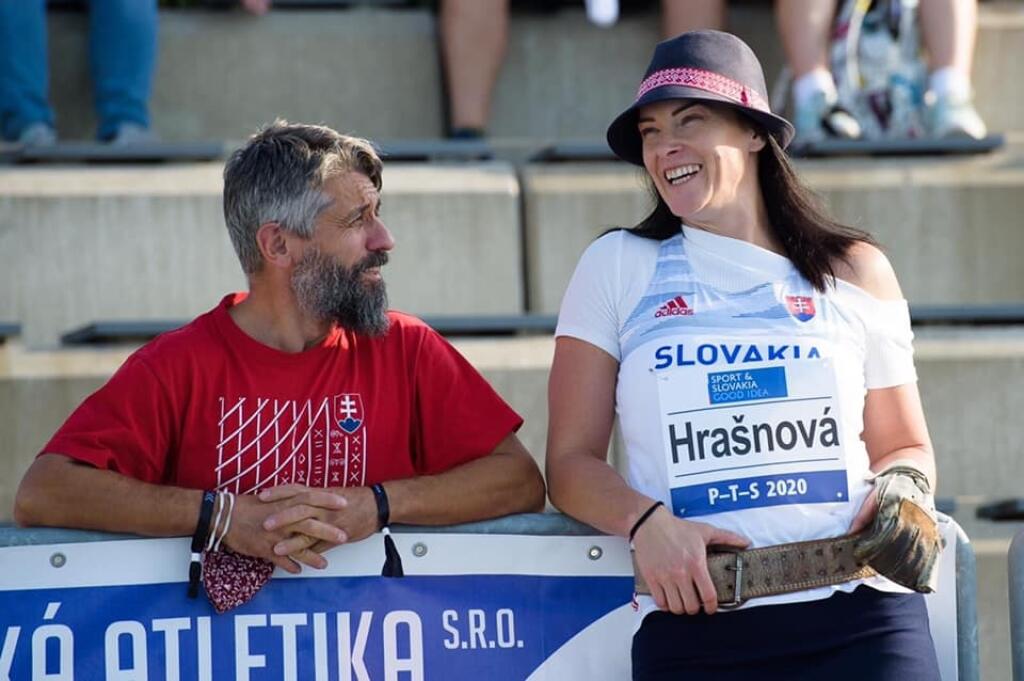 Martina Hrašnová (vpravo) je mimoriadne sympatická žena, ktorá úspešne reprezentuje Slovensko vo svete.
