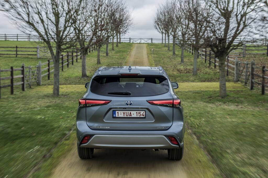 Toyota Highlander 2021.