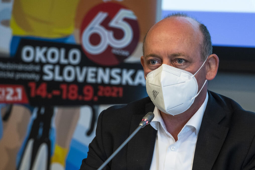 Na snímke riaditeľ odboru ekonomických činností v športe Ministerstva školstva, vedy, výskumu a športu (MŠVVŠ) SR Pavol Sviec počas tlačovej konferencie k 65. ročníku medzinárodných cyklistických pretekov Okolo Slovenska.