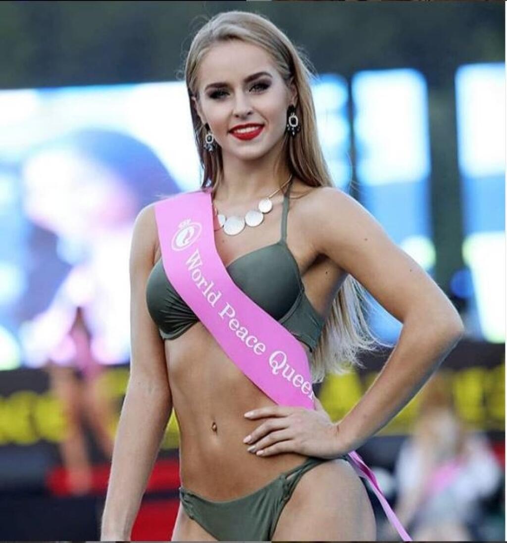Xénia uspela vo viacerých súťaží krásy.