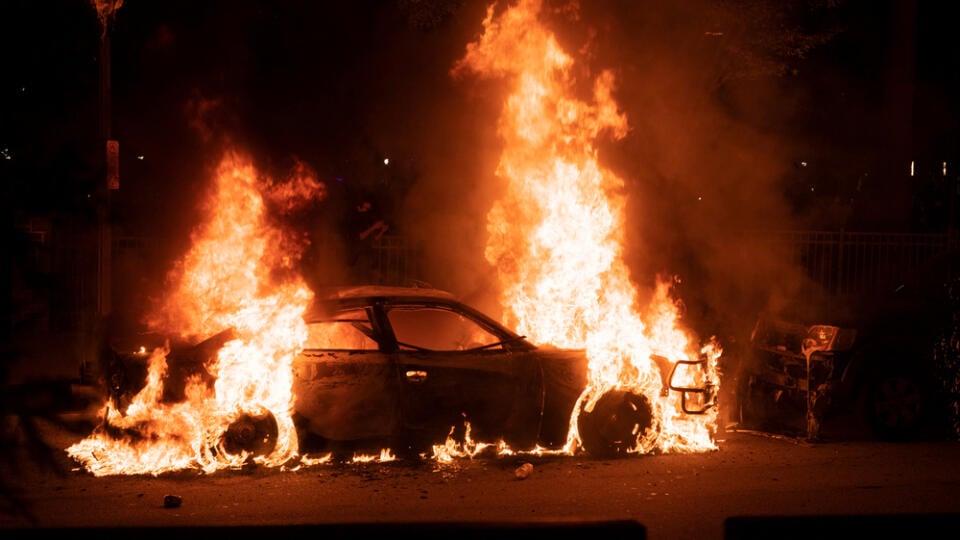 Atlanta,,Georgia,-,May,29,,2020:,Police,Cars,In,Flames