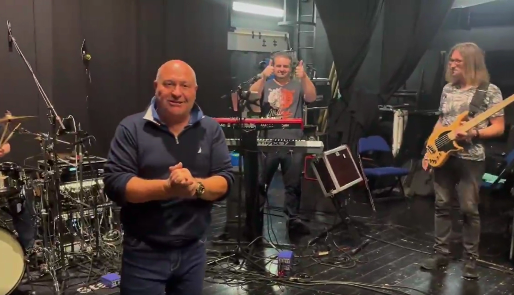 Najnovšie zábery: V nedeľu uverejnil Michal David video, na ktorom pozýva na svoje turné.