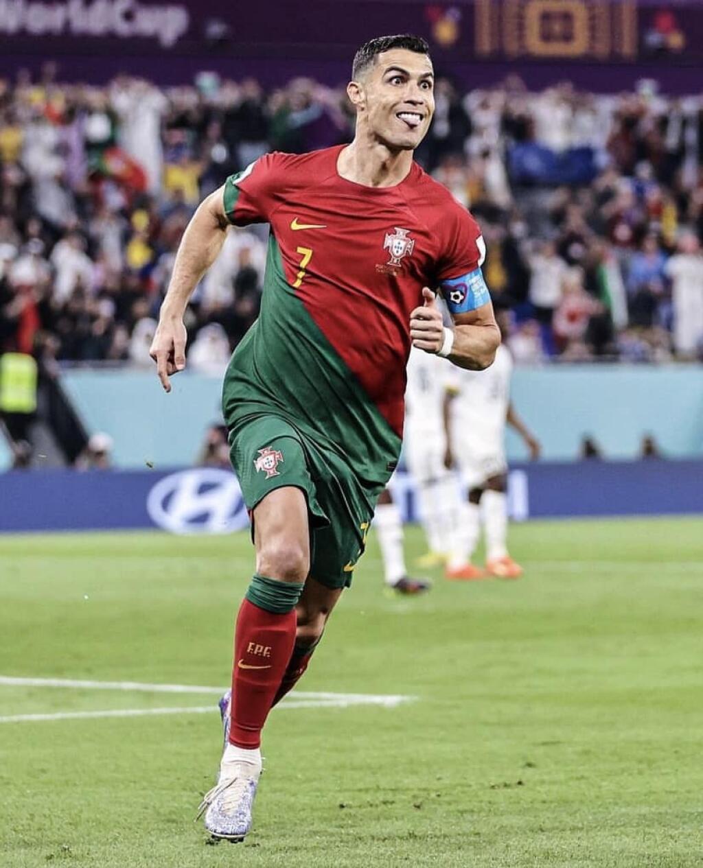 Ronaldo sa teraz zdržiava v Katare, ďaleko od svojej rodiny. Tomu je teraz ale koniec, pretože všetci sa ho rozhodli prekvapiť.