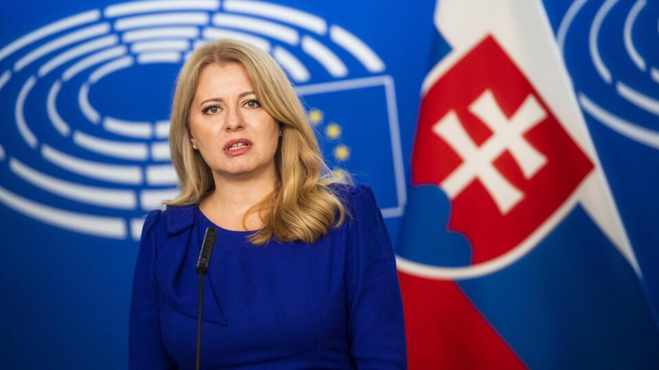 Abgebildet ist die slowakische Präsidentin Zuzana Čaputová während einer Pressekonferenz nach einem Treffen mit der Präsidentin des Europäischen Parlaments (EP) Roberta Metsolová im Gebäude des Europäischen Parlaments in Straßburg am Mittwoch, den 19. Oktober 2022. Das Treffen fand vor der Rede der slowakischen Präsidentin Zuzana Čaputová am Mittwoch statt Mitglieder des Europäischen Parlaments.  FOTO TASR - Jaroslav Novak