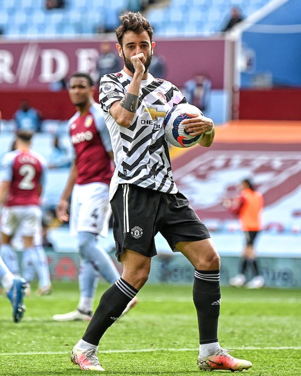 Bruno Fernandes po prememenej penalt, ktorou vyrovnal stav na 1:1