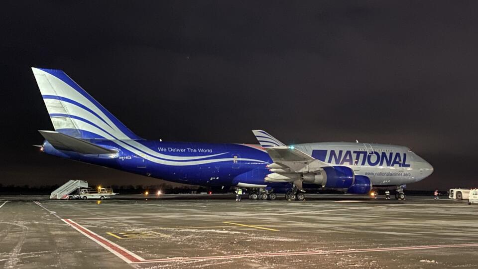 Lietadlo prinieslo do Kyjeva 90 ton materiálu z USA.