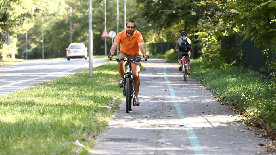 Sihot. Planovane spristupnenie ostrova Sihot pre cyklistov.
Vystavba cyklochodnika cez ostrov, ktory jr vodnxm zdrojom s mnozstvom studni.
Najstarsi bratislavsky rezervoar pitnej vody planuju spristupnit cyklistickej verejnosti.
